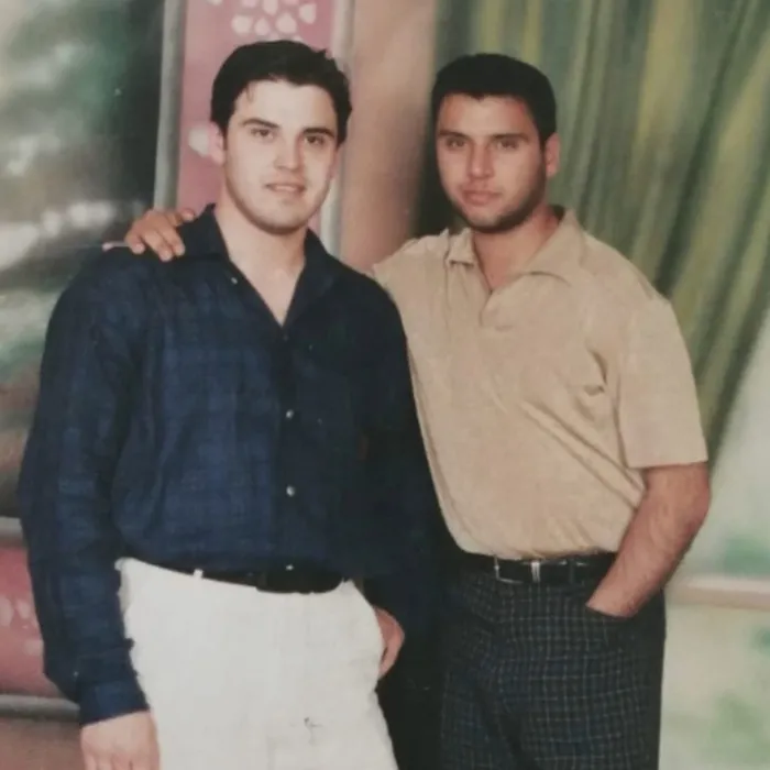 Abi-kardeş şimdilerin yıldız oyuncuları oldu! Tanıyabildiniz mi? İlk ustam...Vardı, güzel hayallerimiz