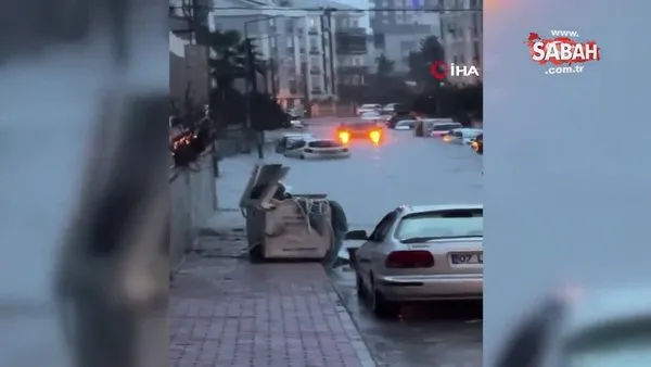 Antalya'da yoğun yağış ve selden ötürü okullar tatil edildi | Video