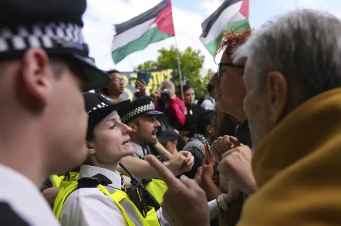 Londra’da Gazze’ye destek protestosu: Çok sayıda kişi gözaltına alındı