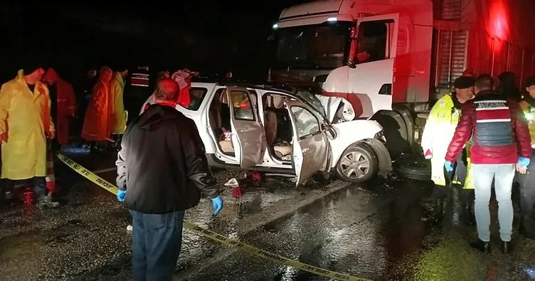 Balıkesir’de feci kaza: 3 kişi hayatını kaybetti