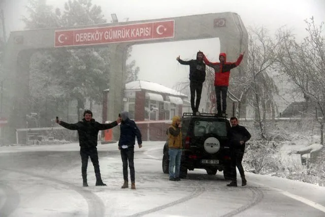 Türkiye'nin birçok kentine yılın ilk karı yağdı