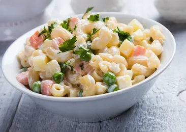 5 dakikada hazırlanıyor! En pratik makarna salatası tarifi