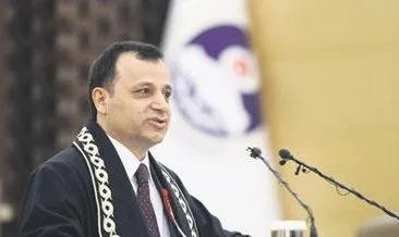 Zühtü Arslan yeniden AYM Başkanı seçildi