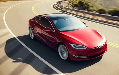 TESLA MODEL S BİR İLKİ BAŞARDI