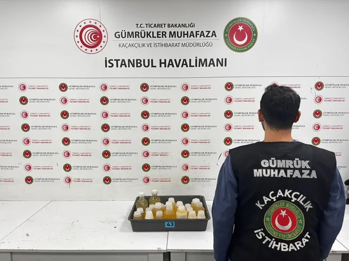 istanbul-havalimaninda-iki-operasyonda-34-kilo-400-gram-kokain-ele-gecirildi-1790838749463.jpg