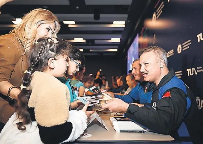 milli-teknolojiyle-uzay-yolunda-1791571299254.jpeg