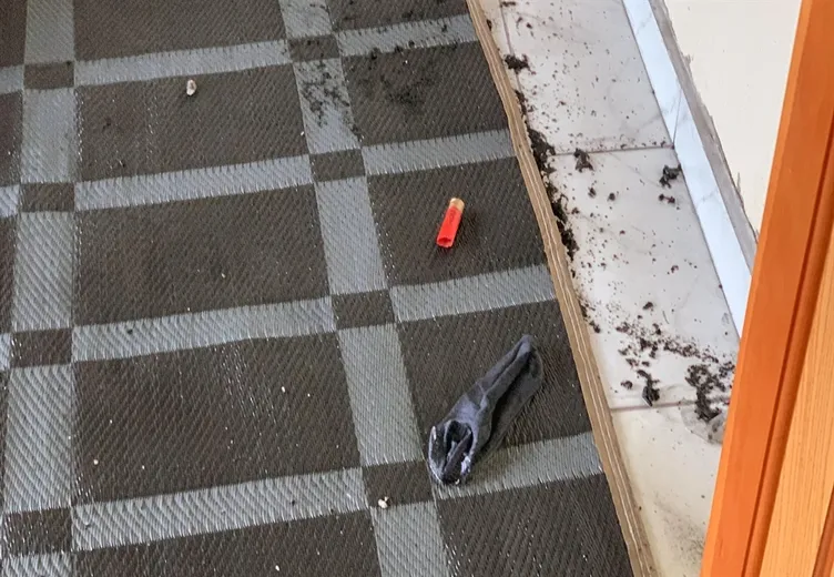 Uyuşturucu parası vermeyen annesi ile kavga etti: Evi ateşe verdi