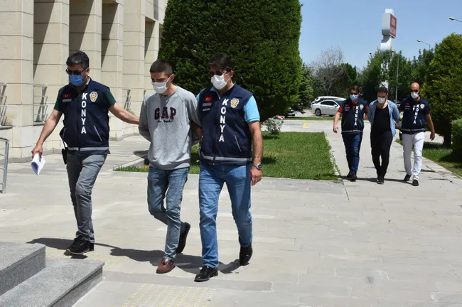 son-dakika-konyada-boksor-cinayeti-vahsetin-nedeni-ortaya-cikti-1622095956672.jpg Konya’da boks antrenörünün feci sonu! Dövülen kadını kurtarmak isterken can verdi - 5