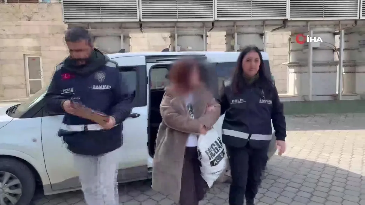 Kadınların kıskançlık kavgası kanlı bitti: Komşusunu yüzünden bıçakladı | Video videosunu izle Kadınların kıskançlık kavgası kanlı bitti: Komşusunu yüzünden bıçakladı | Video videosunu izle
