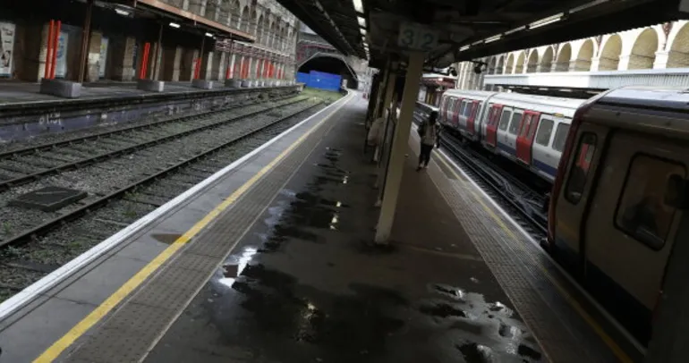 Londra metrosunda kanlı saldırı