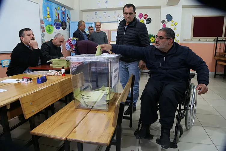 Türkiye sandık başında! 57 milyon seçmen tercihini yapıyor