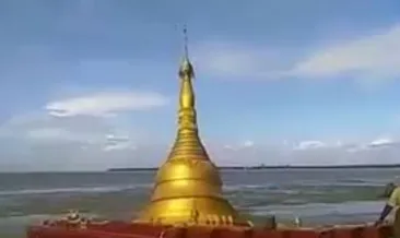 Myanmar’daki Budist tapınağı sulara gömüldü