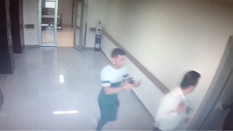 Hastanede akılalmaz olay: Tedavi için geldi sedyede öyle şeyler yaptı ki...