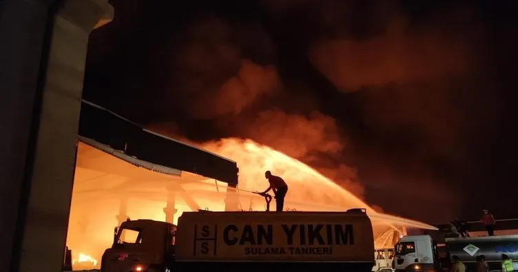 Adana’da motosiklet fabrikasında yangın! Bölgeye çok sayıda ekip sevk edildi; hava desteği de istendi