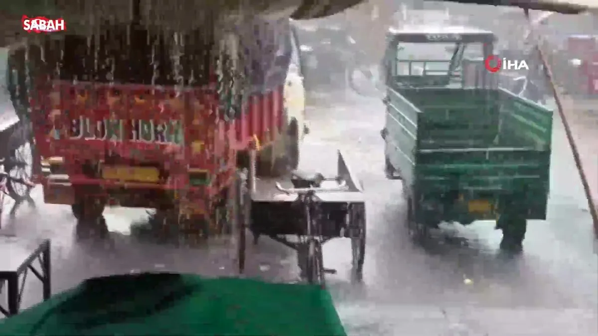 Pakistan’da şiddetli fırtına: 10 ölü! Acil durum ilan edildi | Video