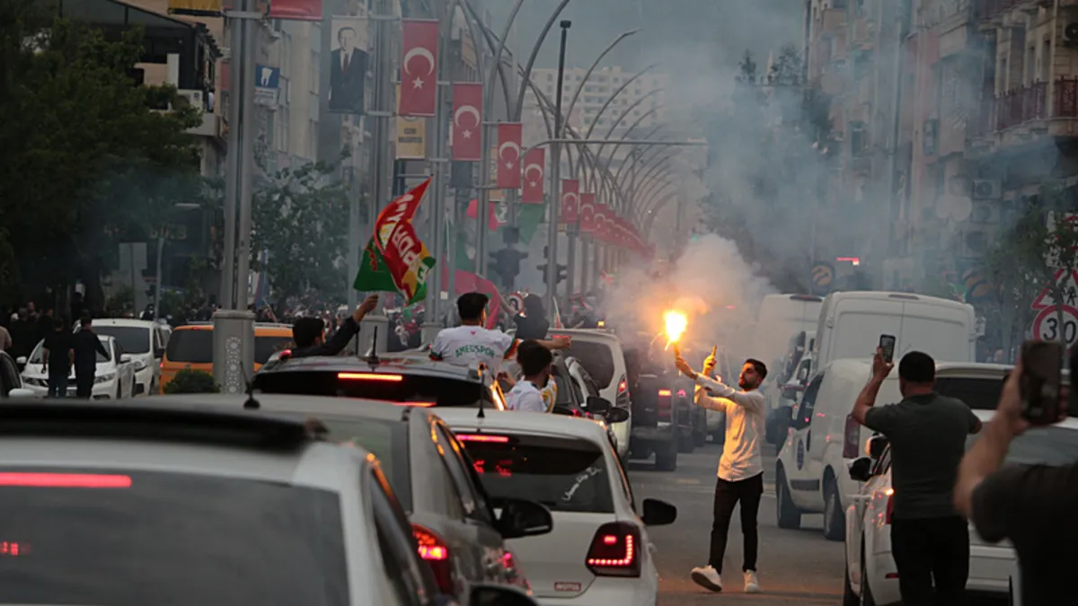 Amedspor’un Süper Lig’e yükselmesi Cizre’de kutlandı! Amedspor’un Süper Lig’e yükselmesi Cizre’de kutlandı!