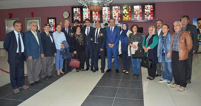 Gaziler Ayla filmini izledi