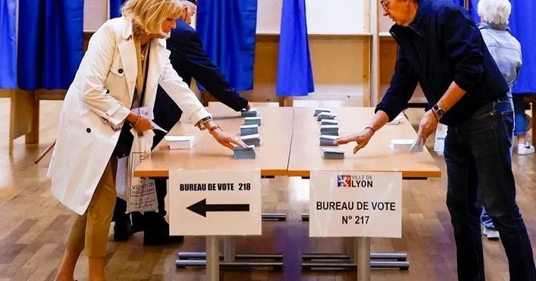 Fransa’da halk genel seçimlerin ikinci turu için sandık başında