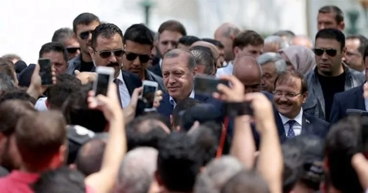 Cumhurbaşkanı Erdoğan’a Yıldız Hamidiye Camii’nde yoğun ilgi