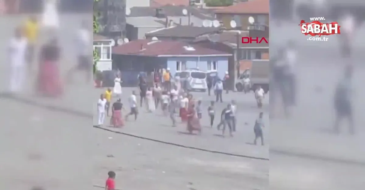 Son Dakika Haberi Istanbul Esenler De Onlarca Kisinin Karistigi Kavga Sokaklari Savas Alanina Cevirdi Video Videosunu Izle Son Dakika Haberleri