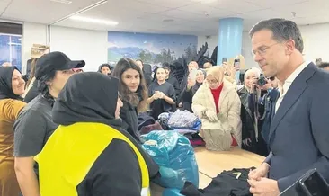 Başbakan Rutte yardım merkezinde