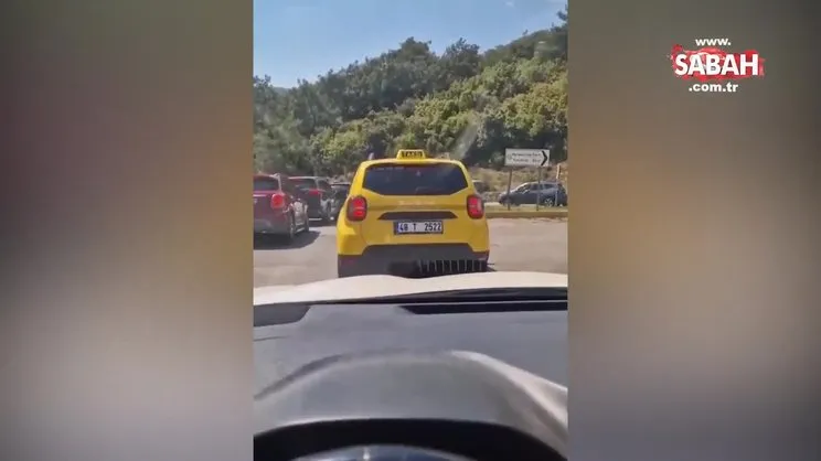 Ölüdeniz ve Akyaka'da bayram trafiği kilitlendi