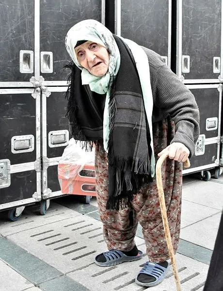Başkan Erdoğan, 100 yaşındaki Müzeyyen Nine'nin o isteğini kırmadı