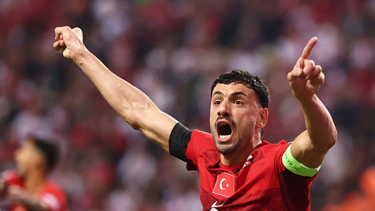 Merih Demiral'dan Fransa maçındaki kırmızı kart tepkisi