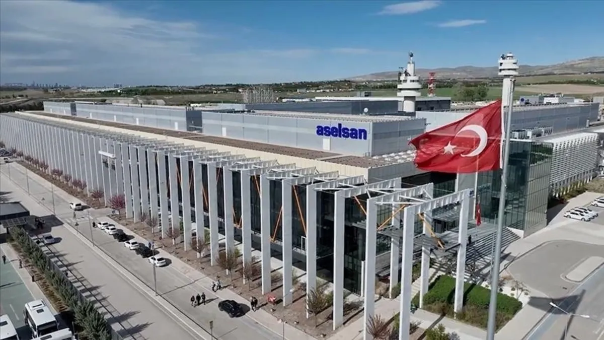 ASELSAN logosu ve savunma sanayii ekipmanları