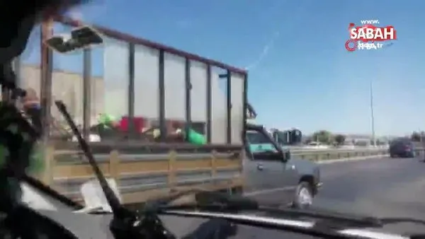 İstanbul E-5’te iki çocuğun kamyonet kasasında tehlikeli yolculuğu kamerada