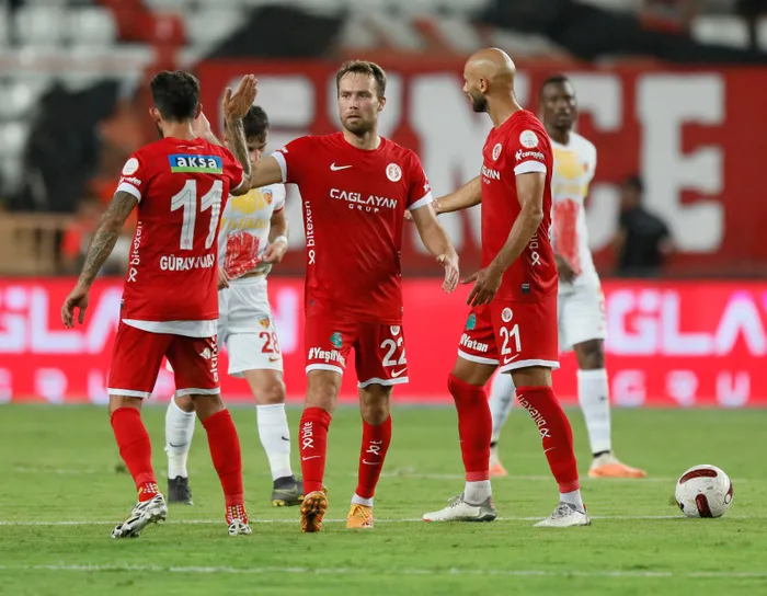 antalyaspor-ve-kayserispor-puanlari-bolustu-1693689397730.jpg