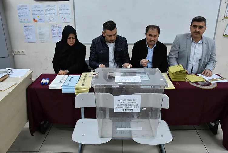 Türkiye sandık başında! 57 milyon seçmen tercihini yapıyor