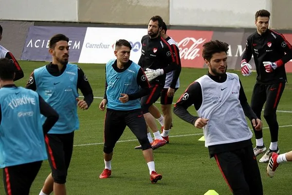 Lucescu, Milli Takım'ın yeni omurgasını belirledi!
