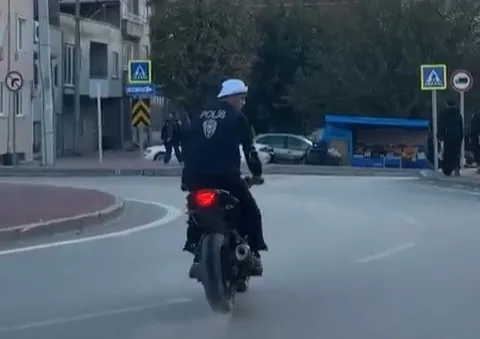 bursa-polis-yelegi-giyip-plakasiz-motosiklet-ile-drift-atan-surucuye-365-bin-lira-ceza-1775638139746.jpg