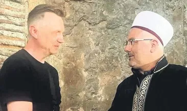 Ezan sesi duydu Müslüman oldu