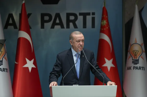 Başkan Erdoğan 'ABD'den gelen destekler sizi kurtarmaz' dedi! Yunan basını son dakika geçti...
