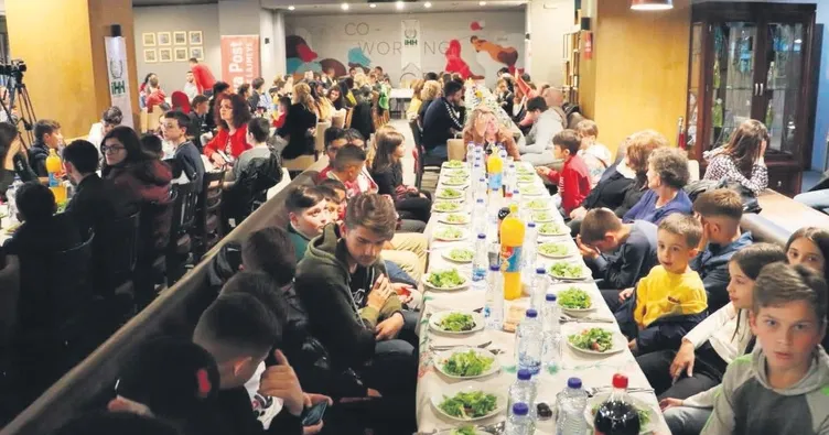 Türkiye yetimlerin yüzünü güldürdü