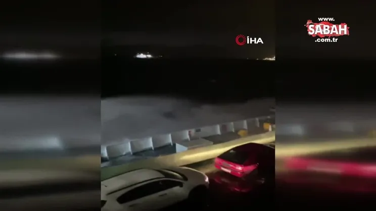 Marmara Denizi'nde korku dolu anlar: Dalgalar metrelerce yükseldi | Video