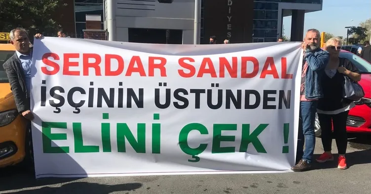 Engelli personeli kapı önüne koydu