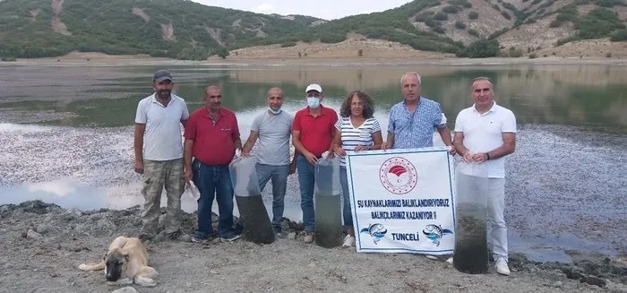 Tunceli’de Günboğazı Göletine 100 bin pullu sazan yavrusu bırakıldı