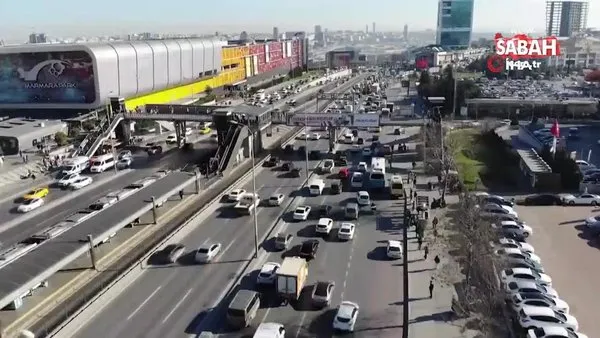 SON DAKİKA HABERİ: Yola çıkacaklar dikkat! İstanbul'da trafik yoğunluğu yüzde 71'e yükseldi | Video