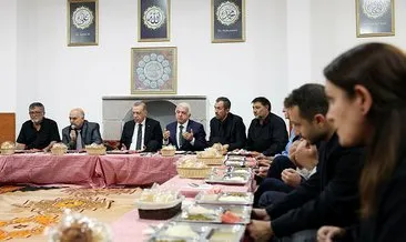 Son dakika: Başkan Erdoğan, Ankara’da Hüseyin Gazi Cemevi’nde Muharrem ayı iftarına katıldı