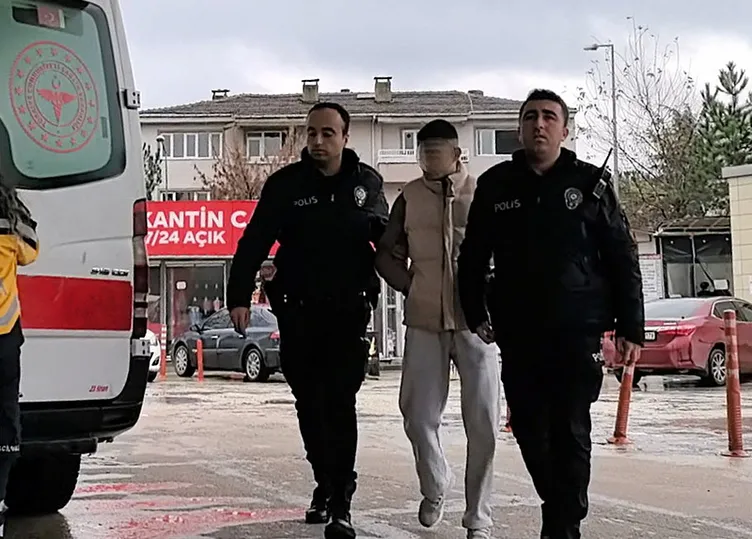 Babasını bu yüzden 6 yerinden bıçakladı! Yaralı halde evden 20 bin lira götürdü!