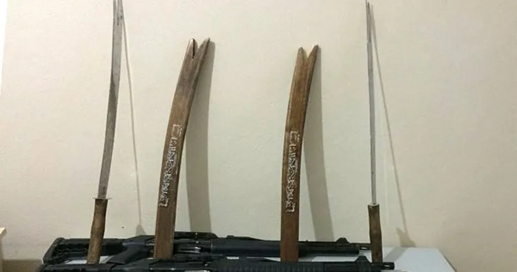 Operasyonda çift başlı kılıç ele geçirildi