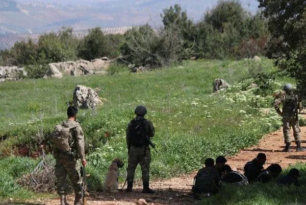 Afrin'in Racu beldesinde arama tarama çalışmaları sürüyor
