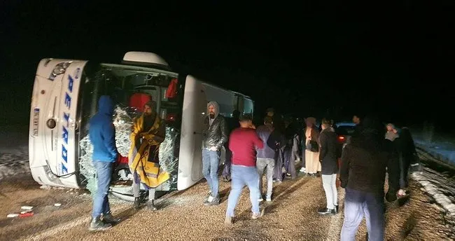 Kayseri De Yolcu Otobusu Devrildi 14 Yarali Son Dakika Haberler