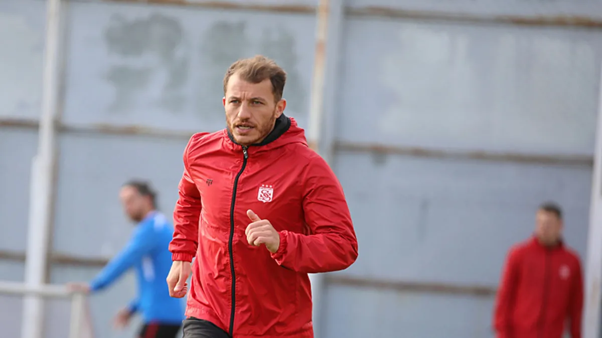 Sivasspor teknik heyetine katılan Ziya Erdal