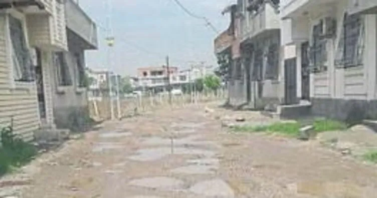 Melih ABİ: Yol berbat çamur evlerin içine kadar girmiş