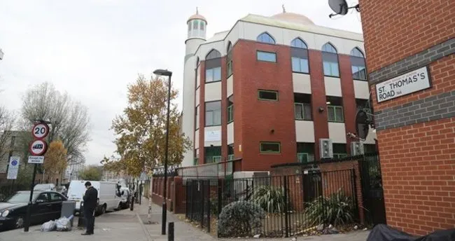 Birleşik Krallık’ta 3,5 yılda 100’den fazla camiye saldırı