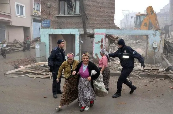Romanların yakacak izdihamı